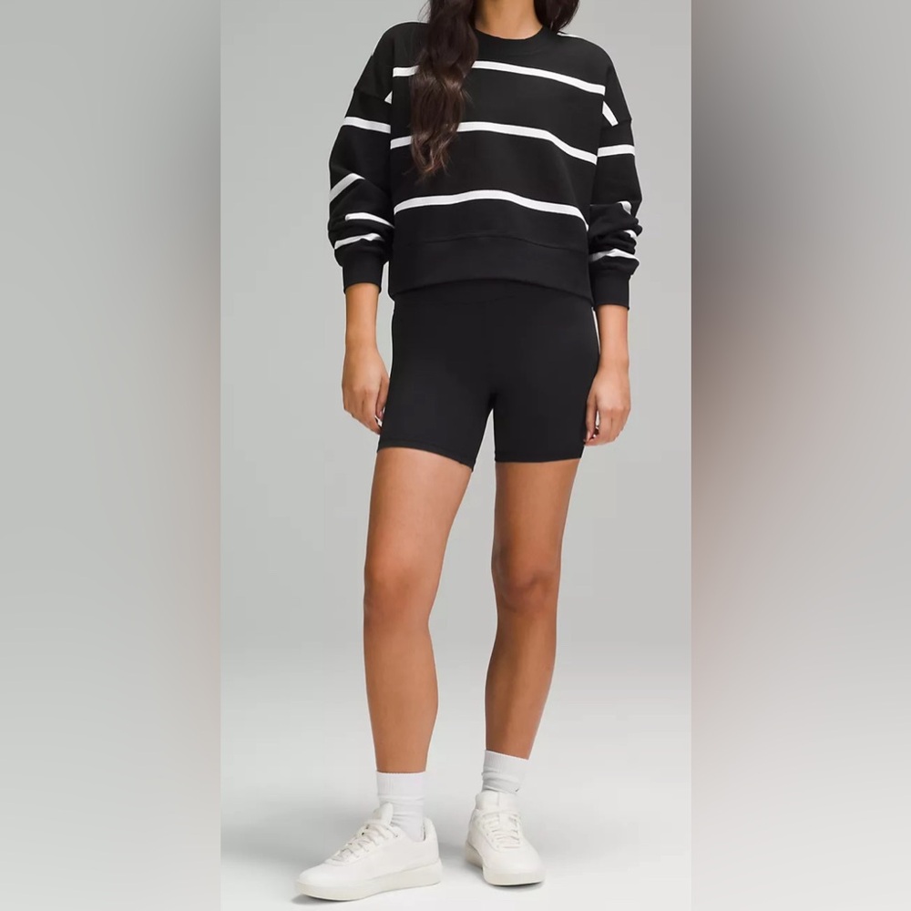 NWOT Lululemon Perfectly Oversized Cropped Crew *Stripe
Boundless Stripe Black - Picture 2 of 10